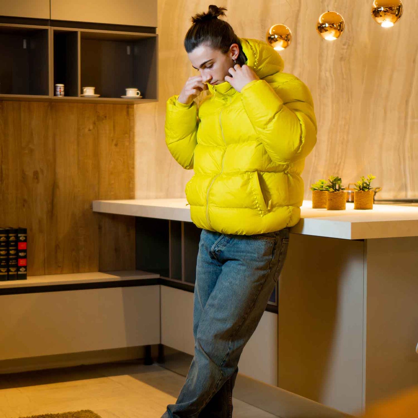 CORTINA - Puffer giallo fluo con borchie giallo fluo